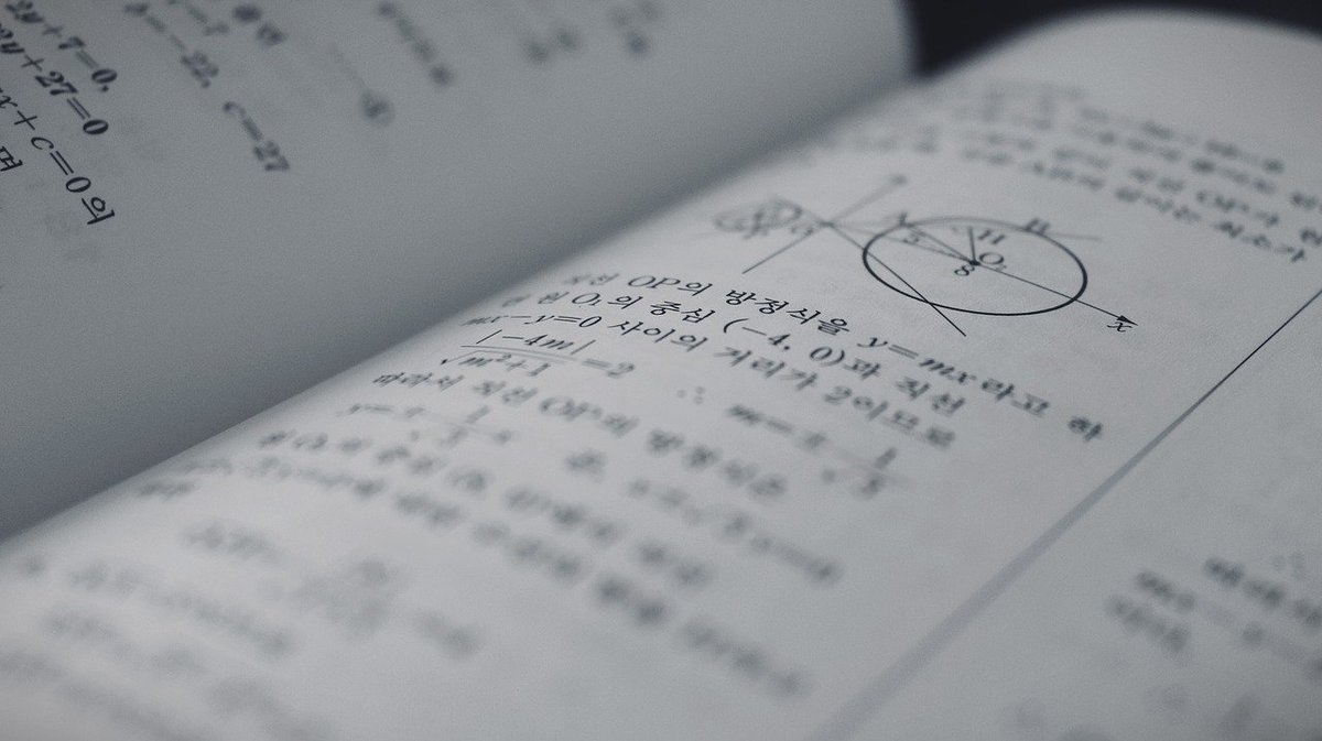 It's that time again. Here are 5 ways to get ready for Midterms 
1) Gather all the things to need to study 
2) Schedule time out your day 
3) Study
4) Take a break 
5) Get a coffee and study again 
#wellnesswednesday #midterms