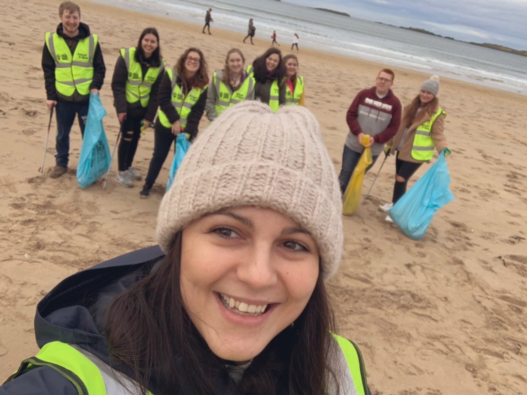 Thank you GES for all the help cleaning up East strand Portrush 

Total 29 bags of dog poo collected! 🤢
6 bags of micro plastics and rubbish collected. 

Big thank you to @NorthDegrees for amazing hot chocolate 😍 
#uusuges #uusuvolunteering #keepnibeautiful #liveherelovehere