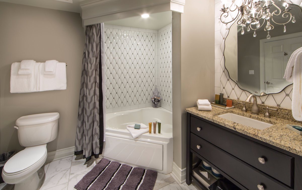 Treat yourself this #HumpDay to some R&amp;amp;R. How do you like to unwind? 🛀 

#IHG #WilliamsburgResort #LoveVA