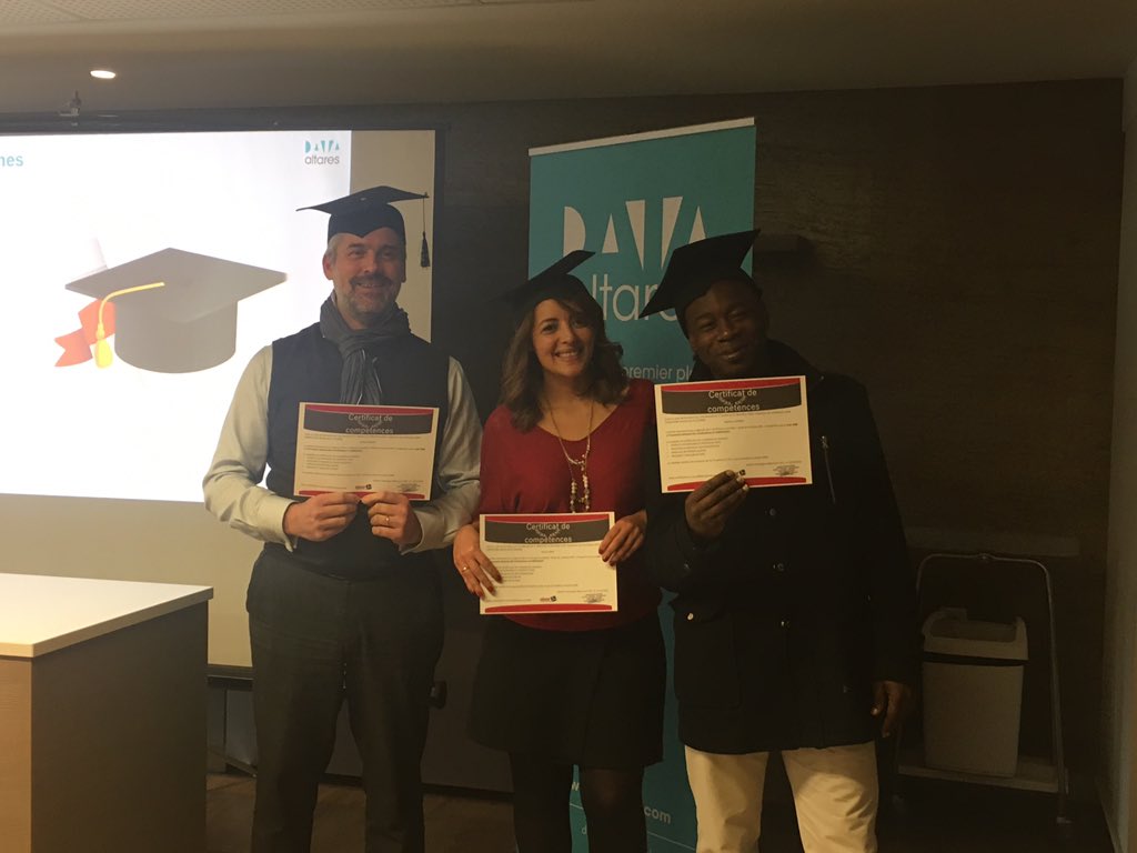 AkorConsulting's tweet photo. #certification @AltaresDB Belle cérémonie de remise de diplôme ! Bravo à tous ! Quelle performance ! https://t.co/XrKWSdHAFu
