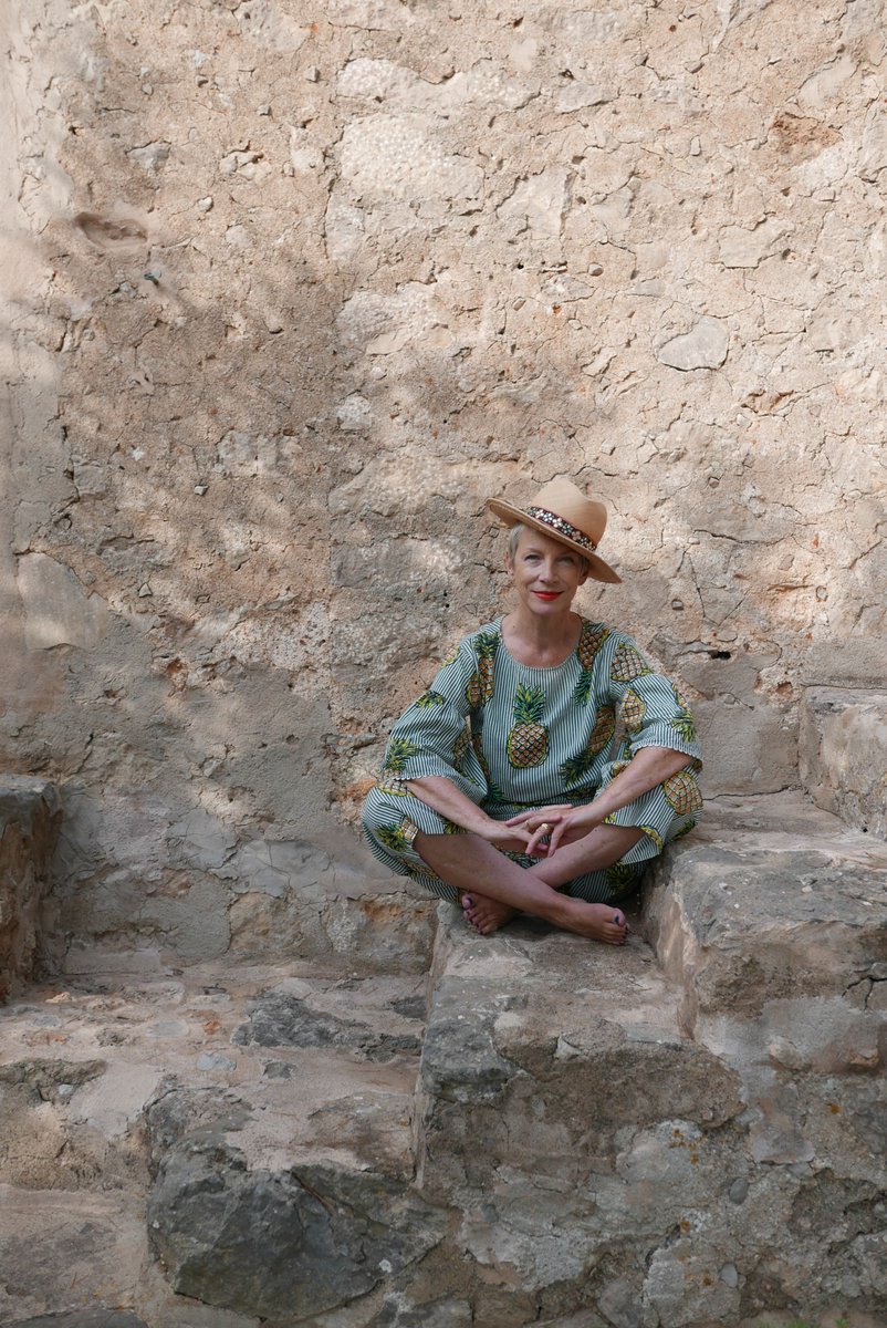 MASS_MoCA's tweet image. This spring @AnnieLennox comes to MASS MoCA with an installation Annie Lennox: ‘Now I Let You Go…’. To launch her exhibition, Lennox will perform songs in a solo performance. To learn more: massmoca.org/event/annie-le…