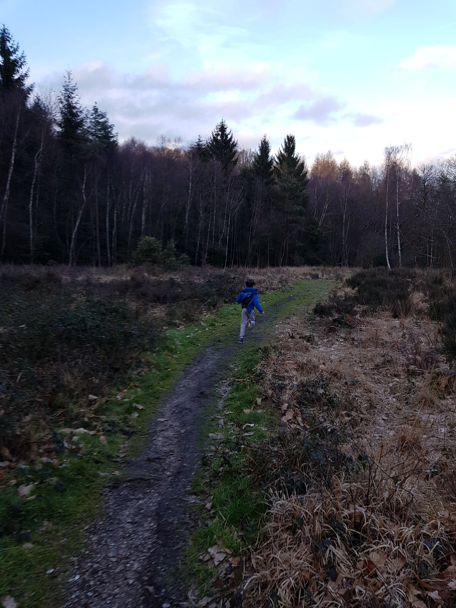 fairyspan17's tweet photo. Nice walk with kids cool caches right by the hotel, #geocaching #southampton #rainingslugs https://t.co/g3x5KscIpl