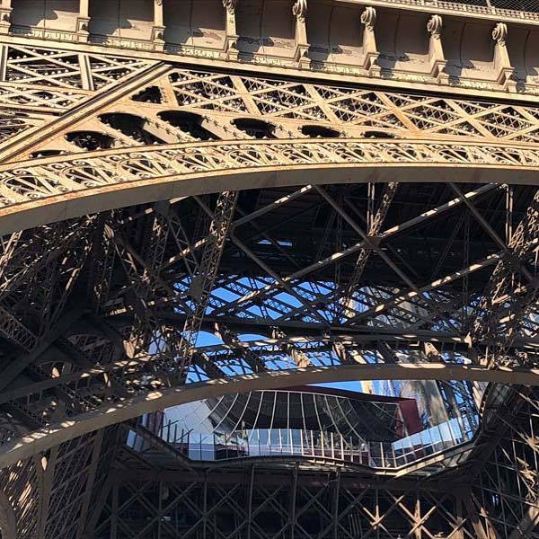 Eiﬀelturm Hashtag On Twitter