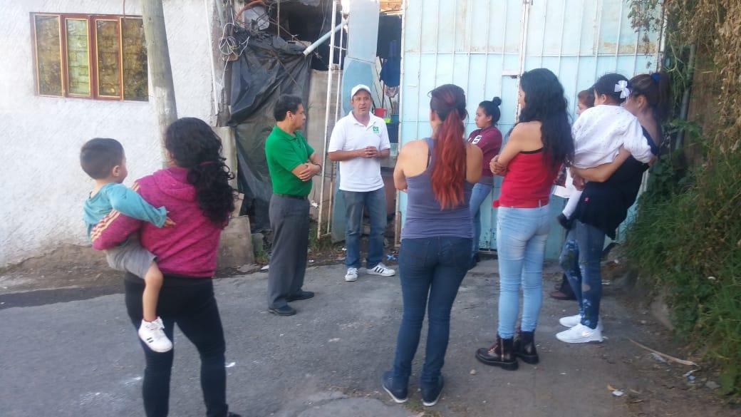 PVEM_MContreras's tweet photo. Platicamos con vecinos de Carboneros y trabajar juntos x una Alcaldía Magdalena Contreras mas Verde 
#ActitudVerde 
@VERDECDMX https://t.co/th7OcAk8id