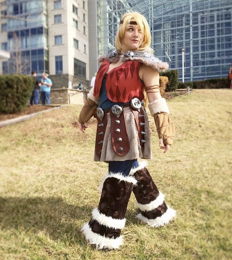 CosPartyTO's tweet photo. Lea and Tess had a BLAST at #Katsucon this weekend. If you’ve got pics with them, be sure to tag us!
•
Here’s the debut of Lea’s Astrid! 13/10 would follow her home, were I a dragon. 
•
📷: @tessusb 
#Astrid: @LeaKaplan 
•
#howtotrainyourdragon #httyd https://t.co/6fLIPsCWVB