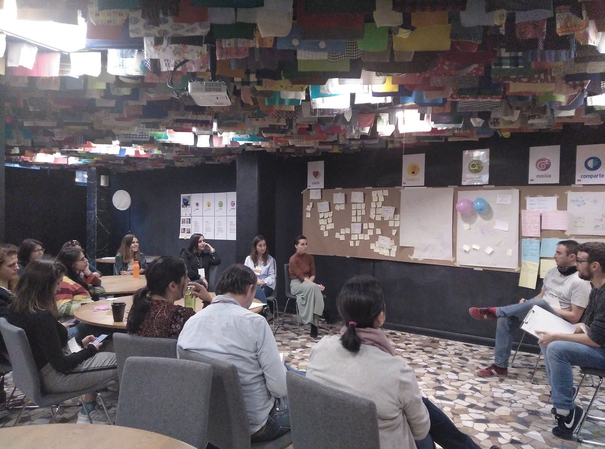 dfcspain's tweet image. Resolviendo las dudas sobre el proceso #DesignForChange en el #LabICAN en @ImpactHubMAD facilitado por @mluengop y @agollerizo con la participación de @chiquitectos @CoachSerrano @macajifi @lalunebleue_ @amllcc  #DFCSeMueve