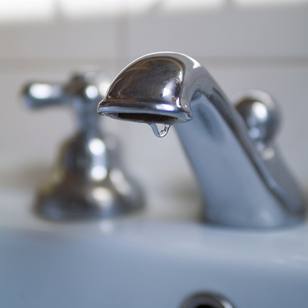 WesternWaterCA's tweet photo. Nearly 1 trillion gallons of water is wasted nationwide each year due to not addressing leaks. Fixing leaky faucets can help you save thousands of gallons of water annually (not to mention money). https://t.co/VTxbuLM1Fl #UseWaterWisely #KeepSavingCA https://t.co/RptwNETdjS