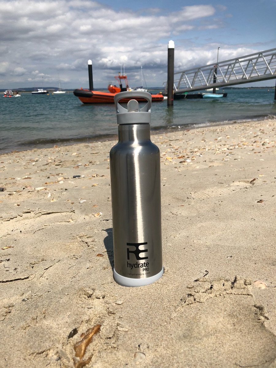 Rehydrate Pro Chrome with flip 'n' sip cap is perfect for a day out. Get yours using the link in our bio. #water #rehydrate #savetheocean #reuse #noplastic