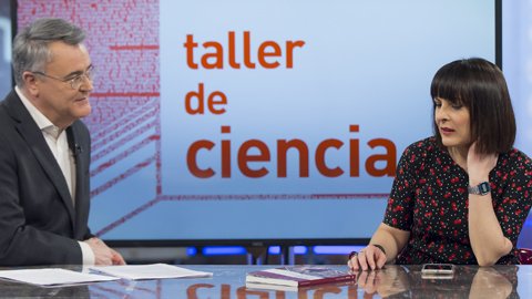 Con la Doctora en Biología Molecular y periodista Ángeles Gómez, autora del libro ‘¡Poyejali! 50 películas esenciales sobre la exploración del espacio’ <a href="/FeedbackCiencia/">Ángeles Gómez</a>  rtve.es/v/5001283/ <a href="/la2_tve/">La 2</a>
