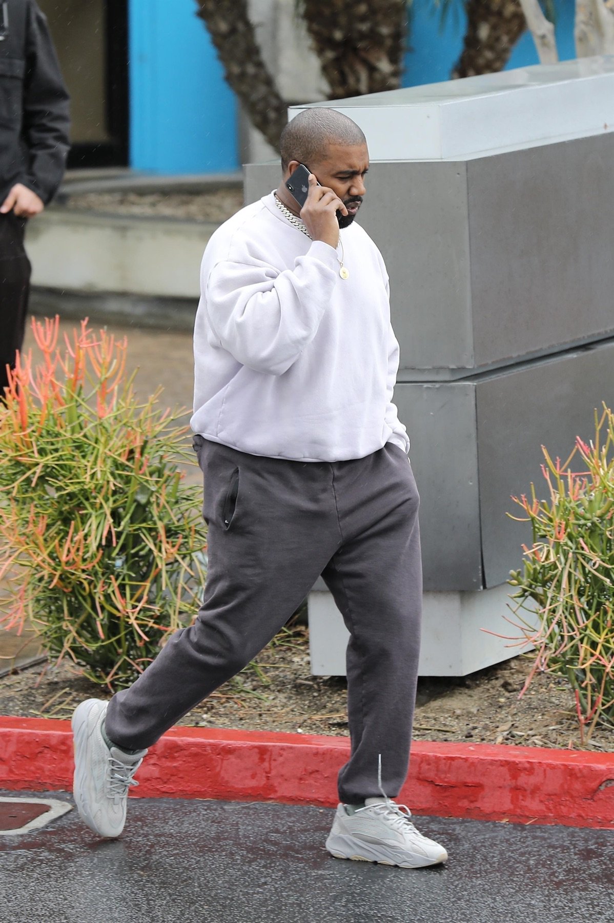 yeezy salt 700 outfit