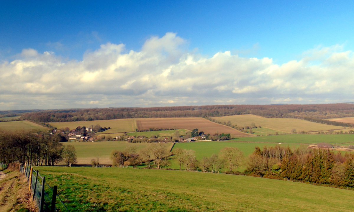 Looking towards Stoughton, West Sussex @SussexLifeMag @CoolSussex @ThePhotoHour @PortsmthNewsHub @Monarchsway @thedronepilots @BBCSouthWeather @BBCSouthNews @BritishCountry @BBCCountryfile