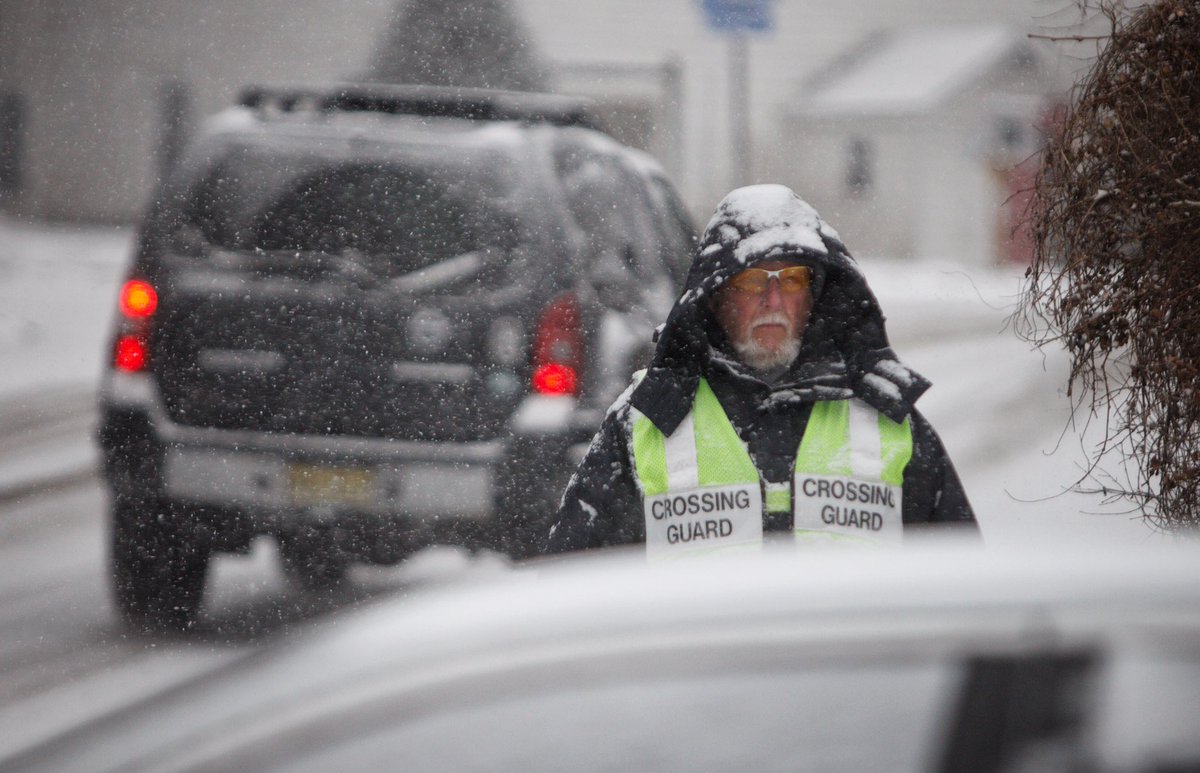 freelphoto's tweet photo. Roads are getting ugly, folks. Travel safe. #snow #njweather #njherald https://t.co/9egNdwD9kF