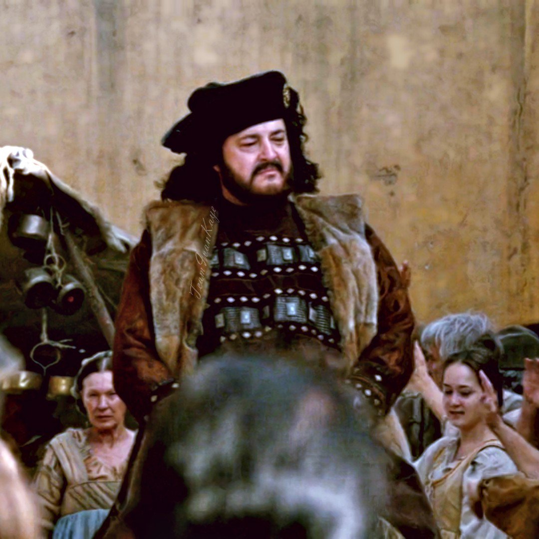IvanKayeFans's tweet photo. The weekend is coming - like Ivan's Duke Ludovico Sforza in Season 2 of 'The Borgias' (2012)!😀 Have a good one!😊
.
#IvanKaye #LudovicoSforza #TheBorgias #Duke #DukeOfMilan #Milan #perioddrama #TVseries #FridayVibes @IvanKaye1 https://t.co/xqAwngT7zf