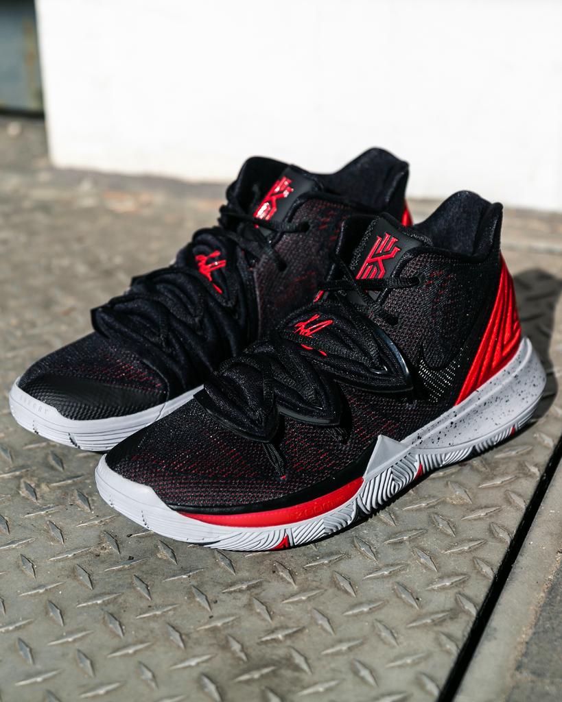 Nike Kyrie 5 'Bandulu' Grade School Kids 'Basketball Shoe