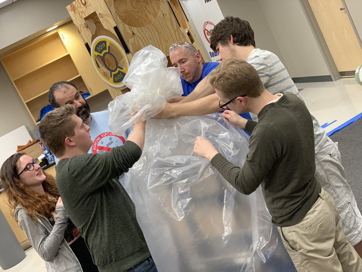 FRCRiptide4118's tweet photo. And just like that...6 weeks has passed since the release for #FRC #destinationdeepspace #stopbuildday #roaringriptude #tidalwaveofstem #OMGrobots #designthinking @FIRSTweets @FRCTeams @pkyongedrs @UFInnovate https://t.co/lLsQLHrUFx