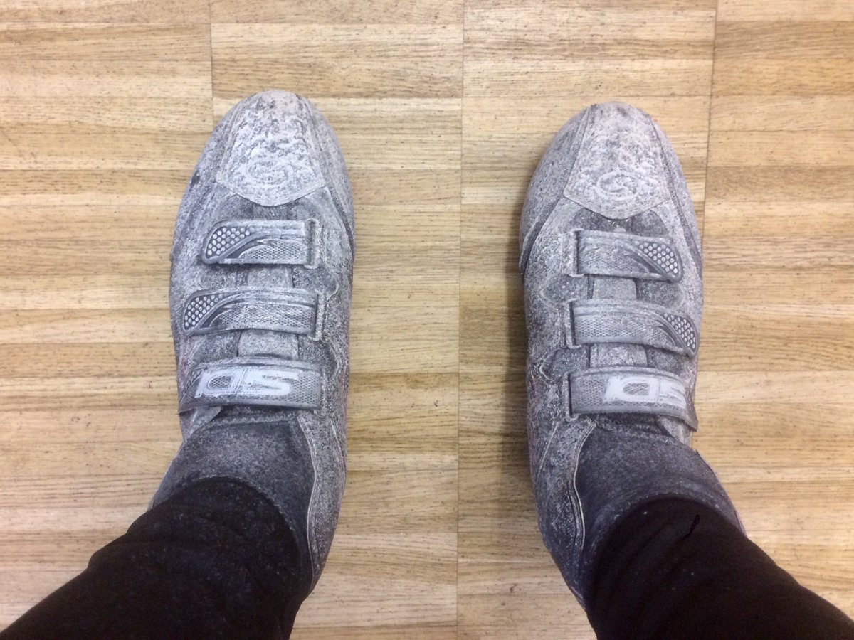 Weiße Radschuhe sind gerade total in, oder?