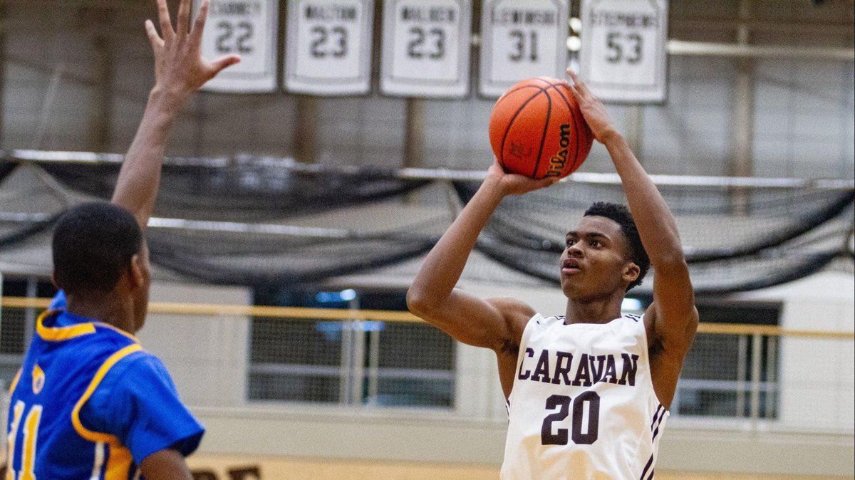 MountCarmelHS's tweet photo. Congratulations to Senior Josh Redic for being named as the Chicago Catholic League White Division, Lawless Player of the Year and named to the All-Catholic  League team! 

#WeAreMC #CaravanHoops https://t.co/WLtF9ADcNA