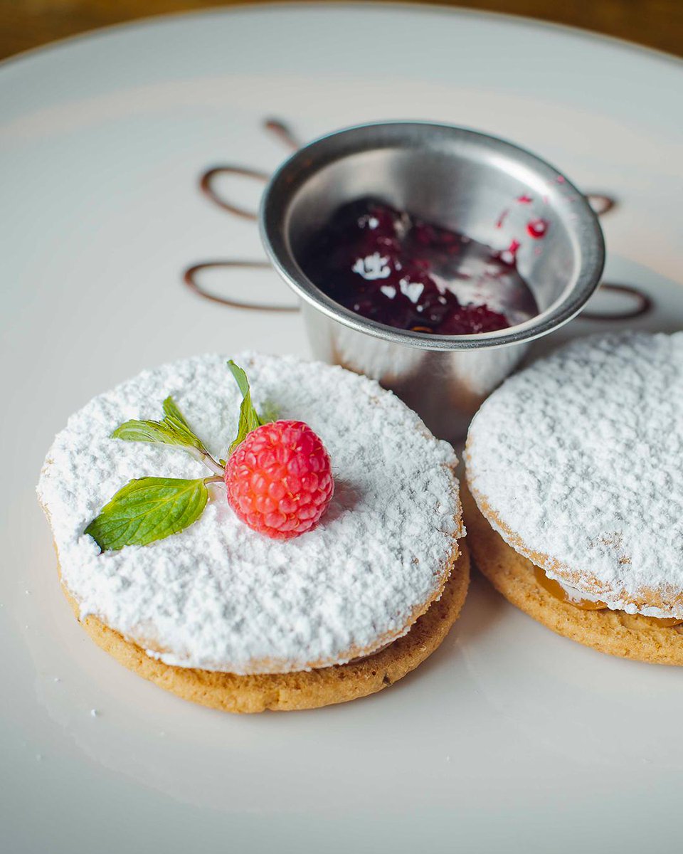 ¡No olvides pedirlos, para cerrar con broche de oro! 
#LaCabreraMéxico #Alfajores #AntaraPolanco