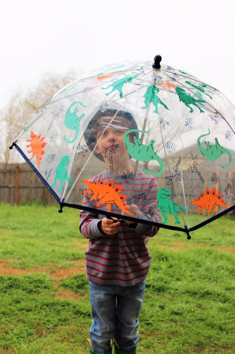 ProjectVivid's tweet photo. Photo shoot in the rain with favorite person. ☔️✨💙📷🦖     #selfportrait #photography #rainydays #umbrella #youth #fun #vividproject #autism #artist #artistic #autistic #create https://t.co/97Se5VHeqz