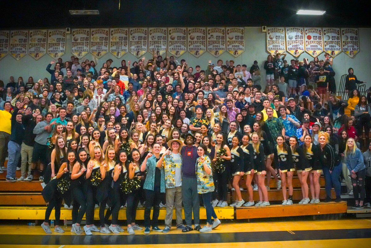 cherneyyyyy's tweet photo. @neemawangyal @thecanyontribe @MAlvarez02 @SoCalSections Love my tribe 😎 https://t.co/4IgZV569UM