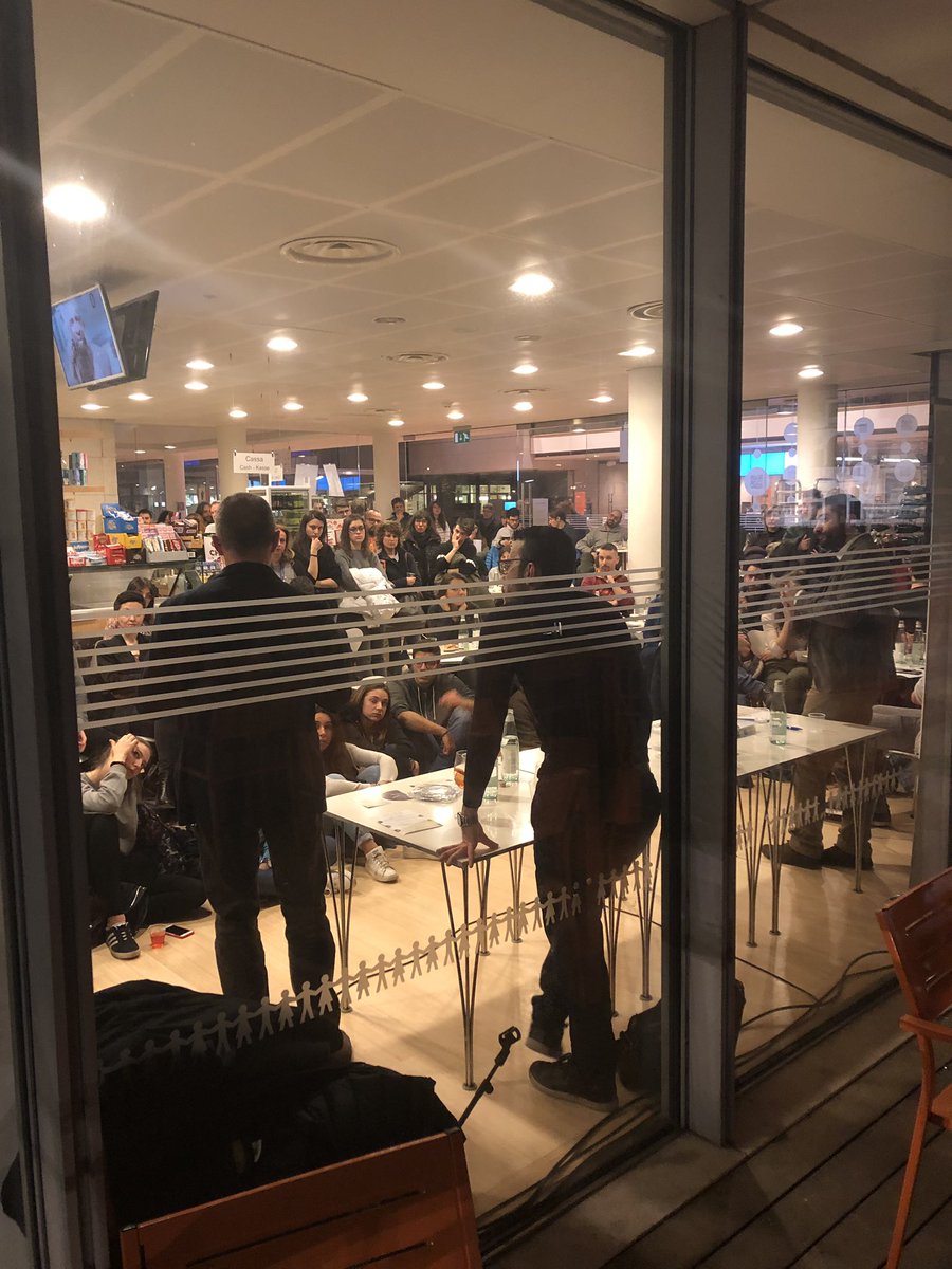 Gli aperitivi al Muse? Una garanzia! Bravo i curatori del progetto Star, per la comunicazione della scienza in Trentino.