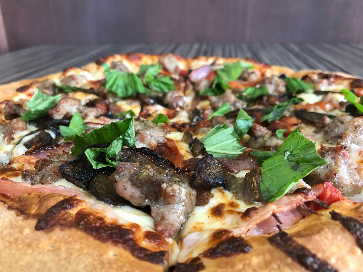 FlosPizzeria's tweet photo. Midweek pit stop. https://t.co/Bulssme6Kt