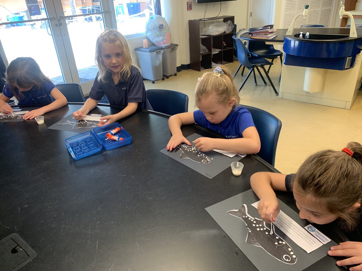CSFmarine's tweet photo. We loved learning all about bioluminescence with kindergarten today! They made their own bioluminescent lantern fish that will glow in the dark! #csfmarinestudies #peerteaching #midnightzone #gocsf #theresnoplacecanterbury https://t.co/GZtwewiHBX