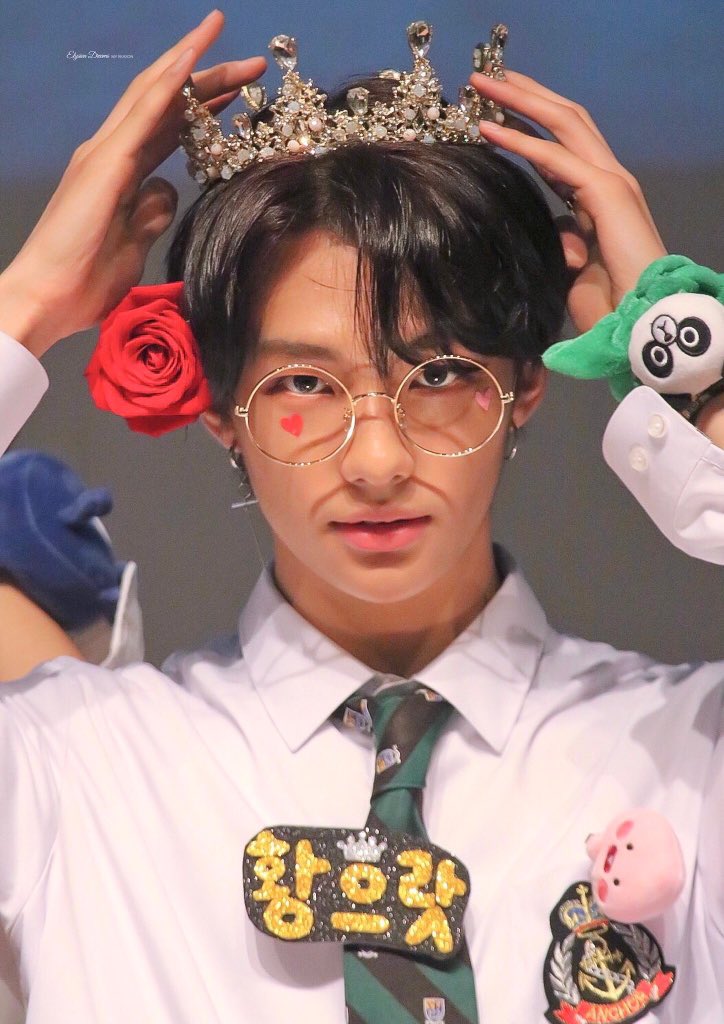 skzunbleached's tweet photo. hwang hyunjin 
© elysian dreams https://t.co/4VRW2Yj6c0