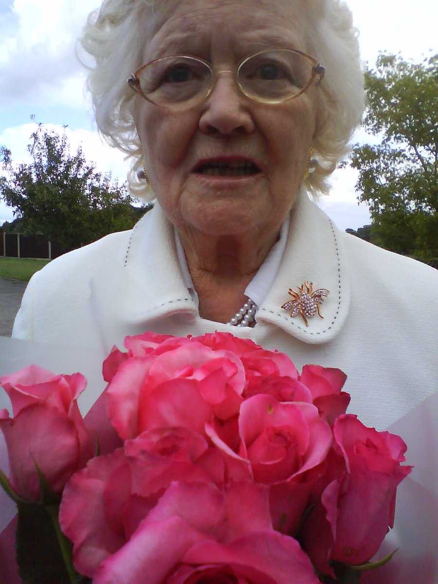 BunnDeborah's tweet image. Really? 3yrs &amp;amp; 2 investigations you said Care Home failed to act in line with your own Principles &amp;amp; #NHSValues but didn’t share your findings with #CQC as my complaint was not upheld.  An 88yr old lady was forced to leave her home with late stage dementia &amp;amp; NO ONE held to account