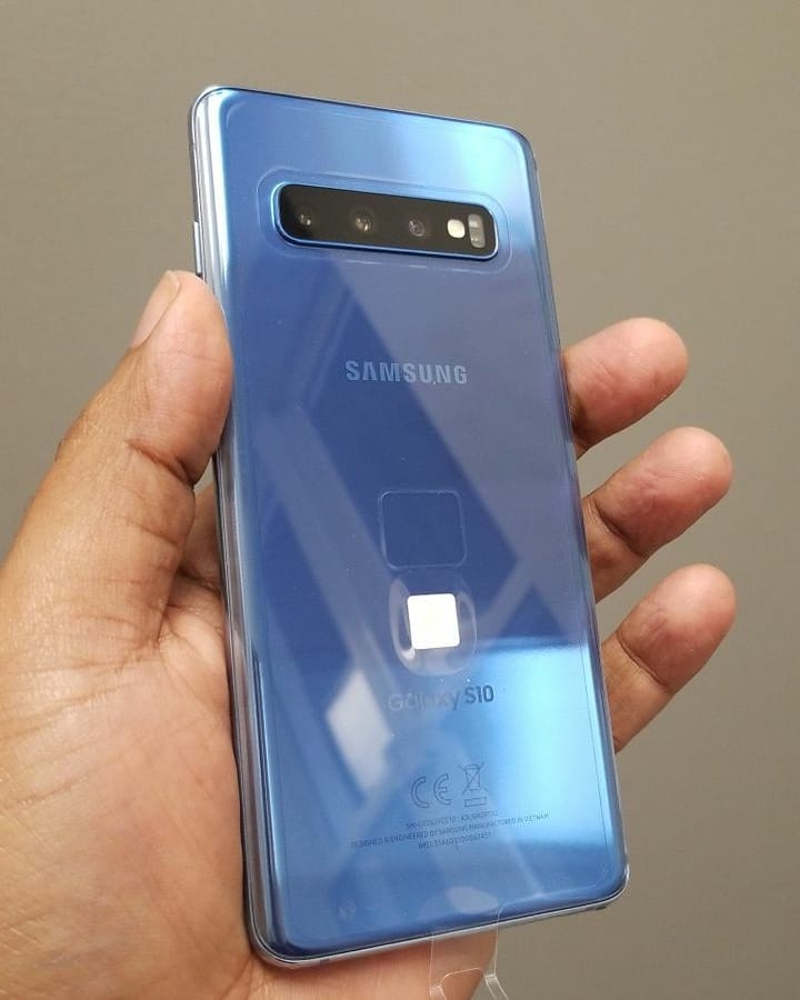 kpkumar4u's tweet photo. That prism Blue color😍 #SamsungEvent #GalaxyS10 #Unpacked #SamsungUnpacked #GalaxyUnpacked
https://t.co/409bchZLOq https://t.co/qIWNVswt8g