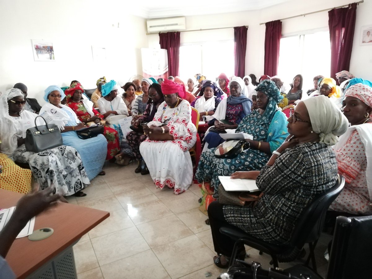 GrassToucher_0x's tweet photo. PRÉSIDENTIELLES 2019: La Plateforme de veille des Femmes pour la Paix et la Sécurité @EttuJamm, avec le soutien de @unwomenafrica , s'est mobilisée pour appeler à l'instauration de la paix, de la sécurité et à la tenue d'élections apaisées, libres, et inclusives. https://t.co/2bT4ap1Kgw
