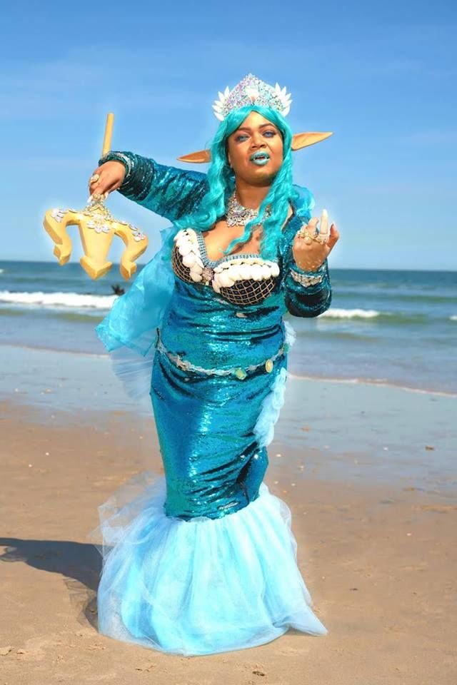 Queen Elunis is the 2.0 version of my original character Elunis. In the story I developed, Elunis has to take up the mantle as Queen while her sister Vala goes on a very important journey.
Read rest of @GoddessGeisha story here : http://cosplayinamerica.tumblr.com/post/182922320035/queen-elunis-is-the-20-version-of-my-original …