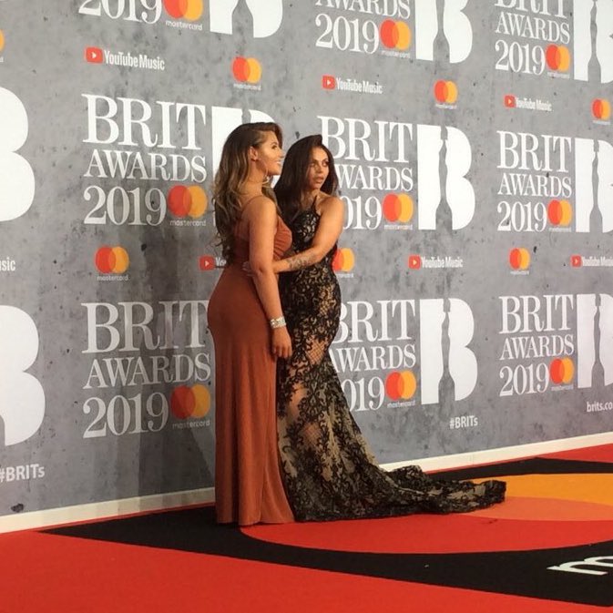 _LifeWithLM's tweet photo. Little Mix on the #BRITs Red Carpet! #LittleMixAtTheBRITs https://t.co/KdPPw12NBI