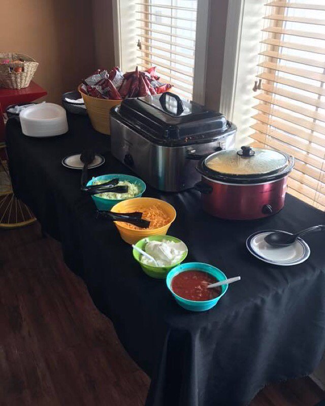 QuartersCF's tweet image. Walking Taco Wednesday! Swing on in! 
#NoSchool #SnowDay #TheQuarters