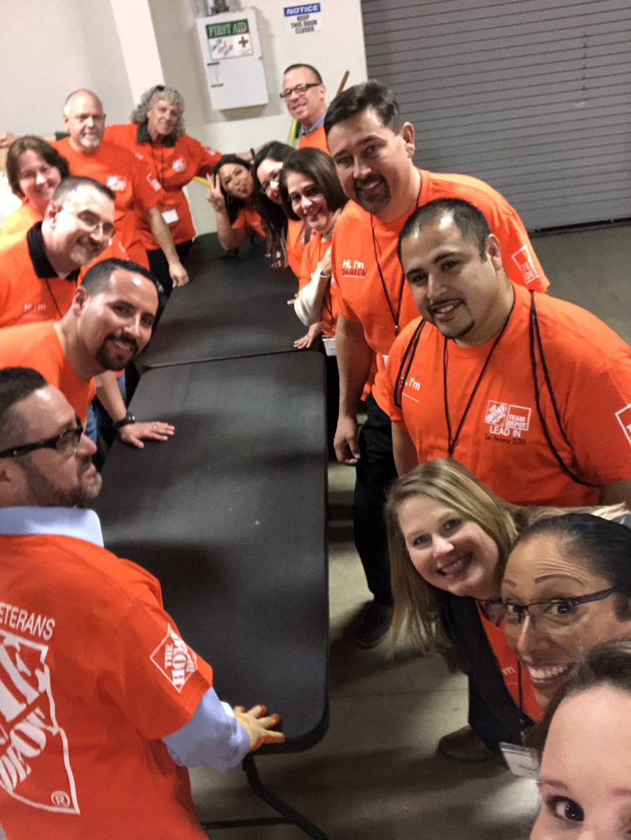 SA Market LEADin attendees giving back at the San Antonio Food Bank! #LEADinSA #ChooseToServe #THDGulfGives #SpringIntoService