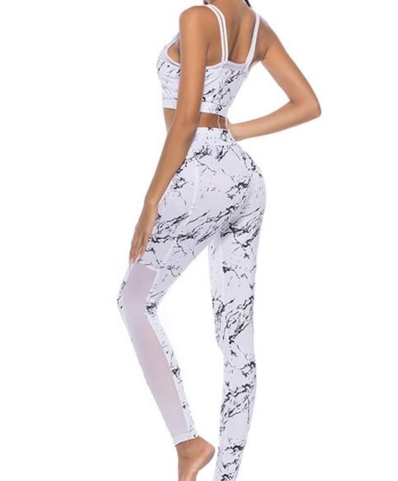 HoumidLifestyle's tweet photo. 🚨🚨🚨 Marble Yoga set 🚨🚨🚨 #houmid #marble #yogaset #leggings #athletics #athleticset #onlineshopping #fashion #exercise https://t.co/wrTWpQBLMz