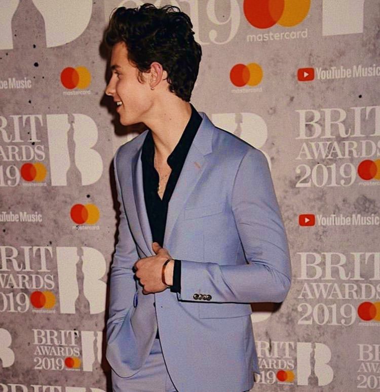 Bestpicsofsmm's tweet photo. Shawn Mendes at #BritAwards2019 !!! https://t.co/QA4kMcLxGH