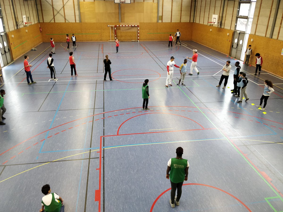 Événement 3 du district Chaumont @UNSSParis
Découverte de l'activité Baseball5 au collège Georges Rouault.
Merci à David Meurant et Éric pour la préparation et l'animation de cette demi-journée. <a href="/ffbs_baseball/">France Baseball Softball ⚾️ 🥎🖐</a>