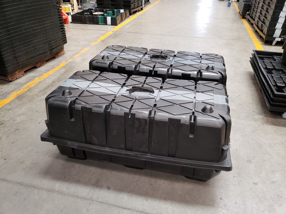 DragonPlastics's tweet photo. #Special #Custom #Crates #Top and #Bottom for all your #precious #cargo for #Automotive #AutomotiveIndustry or any #logistics Industry that #needs a #customfit for their #products we are here #tohelp for over 30 yrs @DragonPlastics https://t.co/K1TVzMmwFj