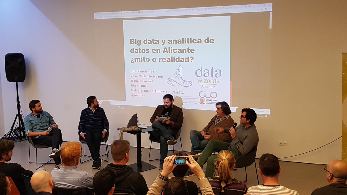 enriqueros's tweet image. Comenzando la ponencia de @jnmazon aportando la visión de la @UA_Universidad  en #DataWizards