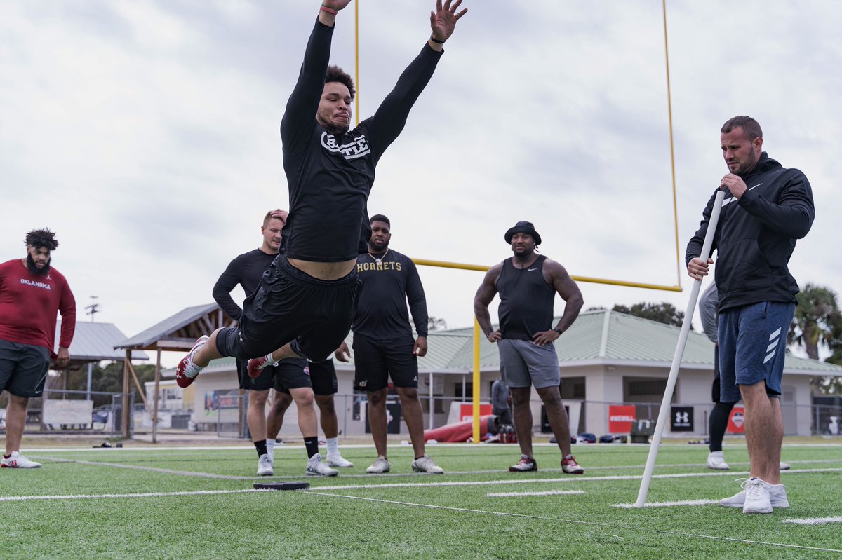 MDQue_33's tweet photo. Just because I don’t post pictures everyday doesn’t mean we’re not out here workin
#teamaspi #discoveryourtruepotential #nflcombine
📸: @theaspi https://t.co/5MWEgjmzky