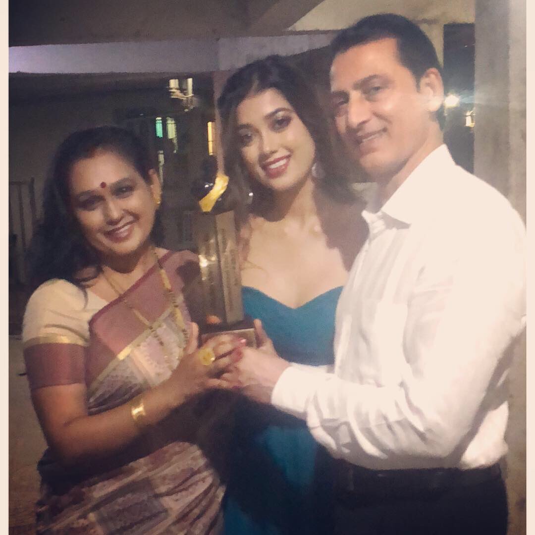 DiganganaS's tweet photo. Extremely grateful and humbled to receive this! Thank you very much to the jury for acknowledging me #bestemergingtalent Thank you #dadasahebphalkeawards indeed honoured 🙏🏻 https://t.co/CLwpNi5DLy
