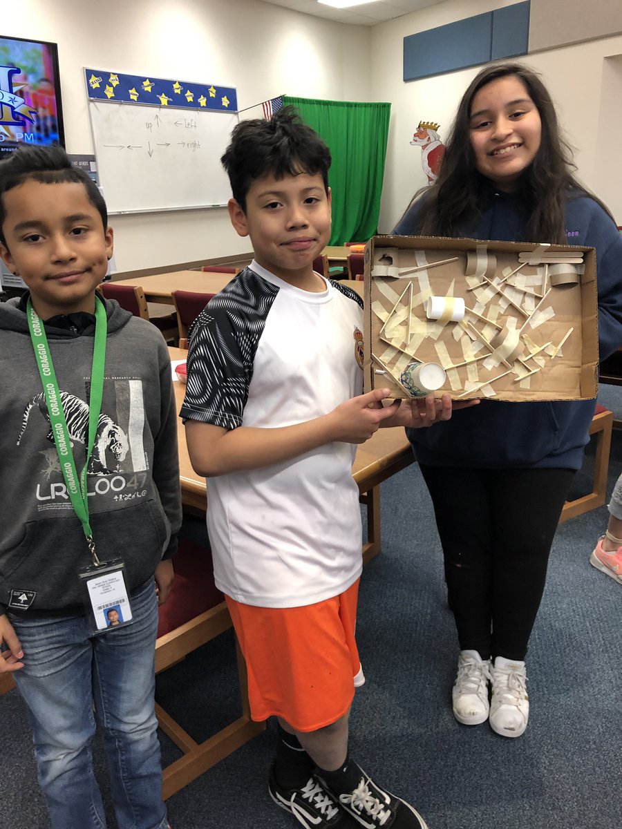 tuckertotsin106's tweet image. Marble Run fun with Mrs. Hayes! #llamasdoingwork #llamaslovetocreate 😝 @henrielibrary