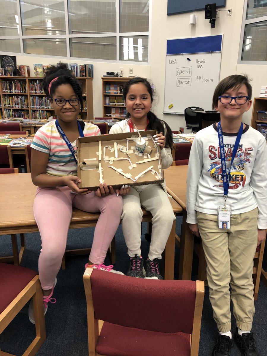 tuckertotsin106's tweet image. Marble Run fun with Mrs. Hayes! #llamasdoingwork #llamaslovetocreate 😝 @henrielibrary