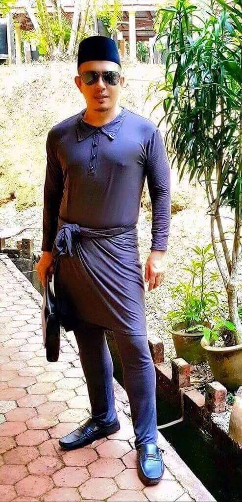 JarrNadjmuddean's tweet photo. RT for Baju Melayu traditional
Liked for Baju Melayu Sendat https://t.co/Zkn4voSjEM