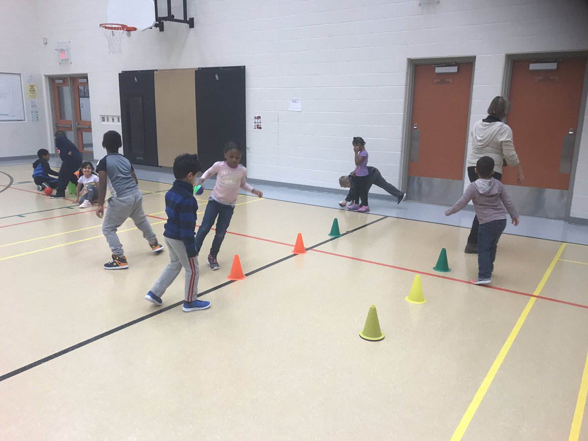 mrs_diasm's tweet photo. Physical activity and exercise = optimal learning development :)
#kinderlife #exerciseyourbrain #stations #physicalactivity #movementinplay @StAidan_CES @angelaf25832013 https://t.co/qWXMhRzZSj