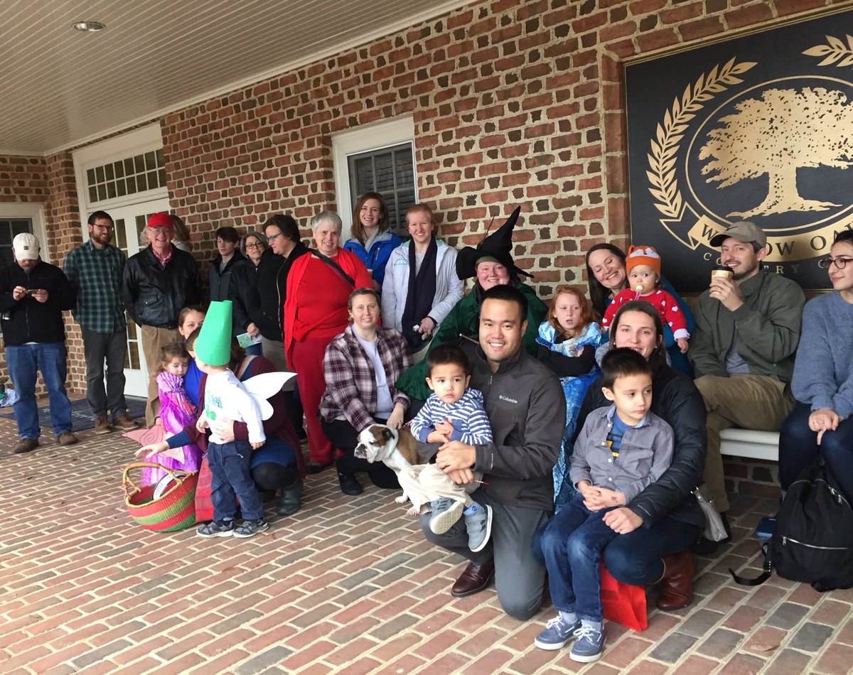 HadenHort's tweet photo. 2019 #CentralVASeedExchange #TheMagicOfSeed #RVA #FamilyFun #SeedSwapDay #GroupPose #RiverCityBulldogRescue #AgecroftHall #MaymontFoundation #AAS #BrentAndBeckys #Espoma #BulldogS #LakeValleySeed #CrossCreekNursery #PrairieMoonNursery #ThankYouSponsors #Gardening #SeeYouNextYear https://t.co/ksO9jM0Vsw