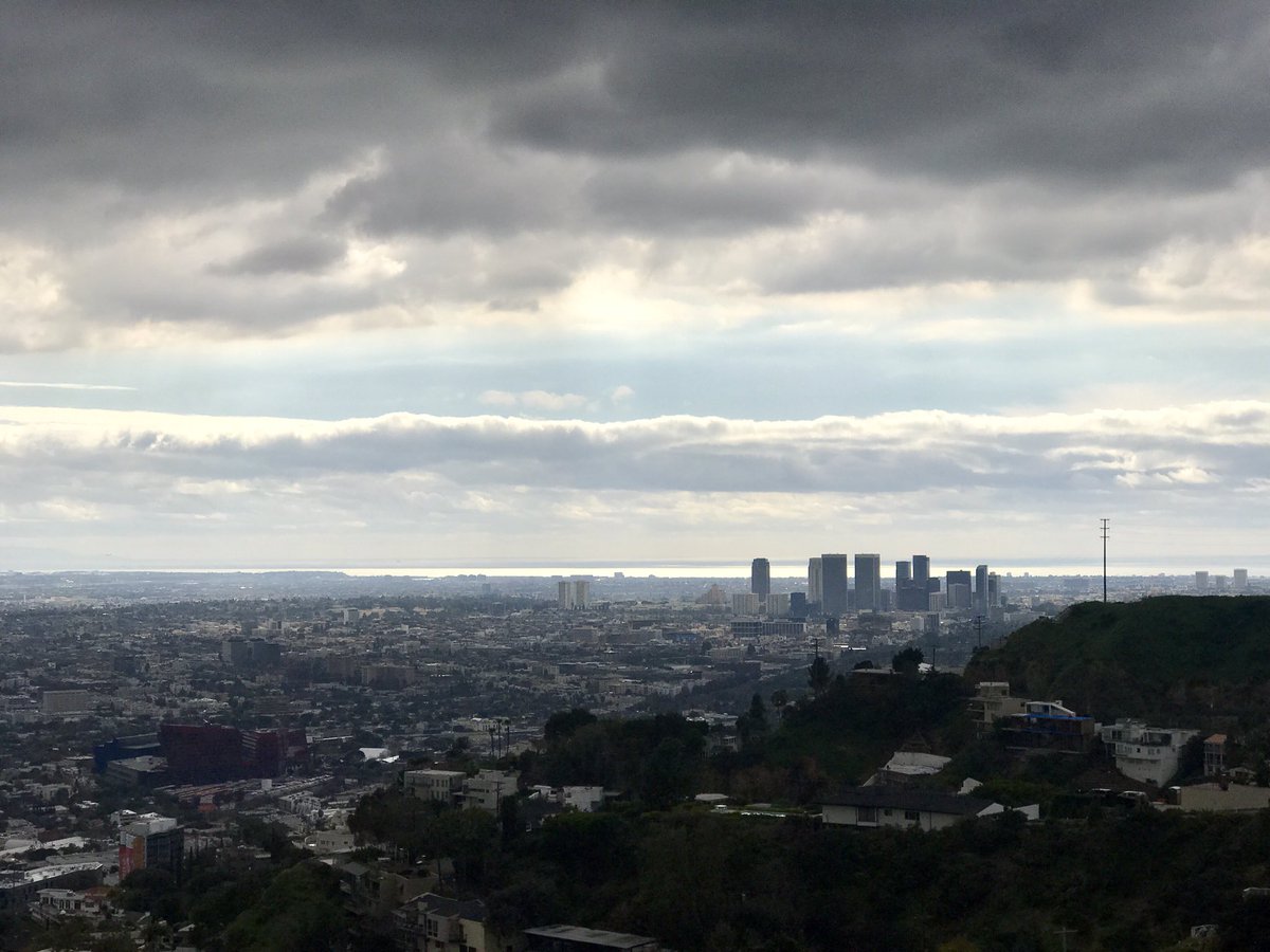 TheSachaFierce's tweet photo. East coast laughing at LA’s chilly weather, huh? #LARain @veraktla @KTLA #socalchill @ABC7 #westla #laurelcanyon #california #LosAngeles #laiscold https://t.co/7atVGOCQ7K