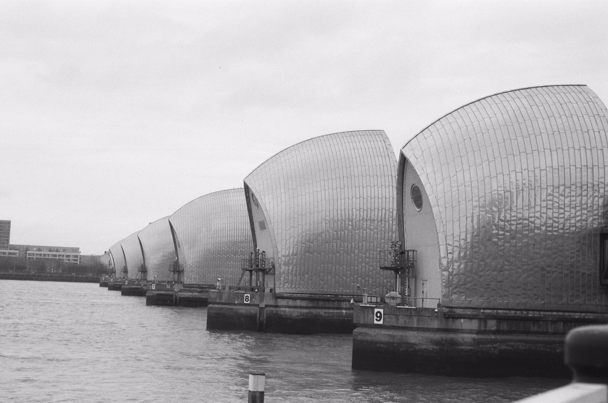 ObaroEge's tweet photo. Shooting along #riverthames with #fomapan200 #blackandwhitefilm and a #nikonf65. Impressive results. https://t.co/YlyYWNrEwn