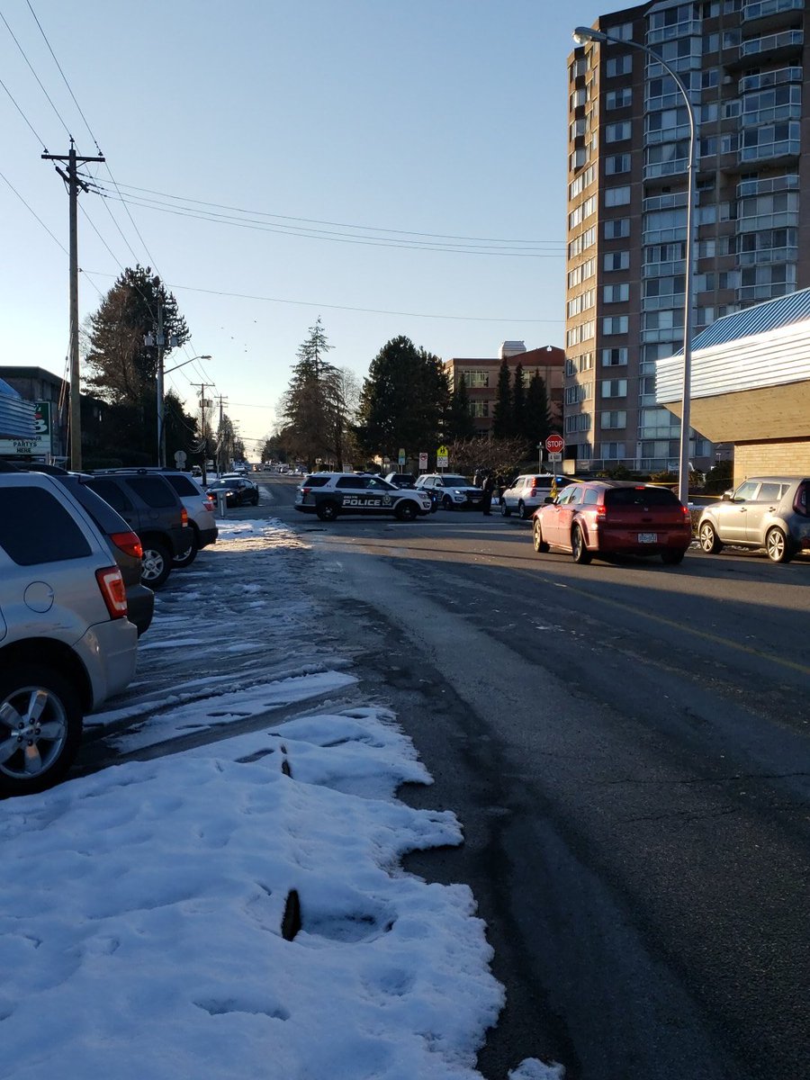 RonCalliou's tweet photo. Students and parents are free to go but it looks like the police are still investigating the incident. https://t.co/7qfXWcuV9Y
